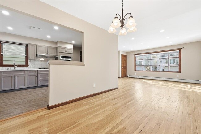 Building Photo - 358 Cator Ave