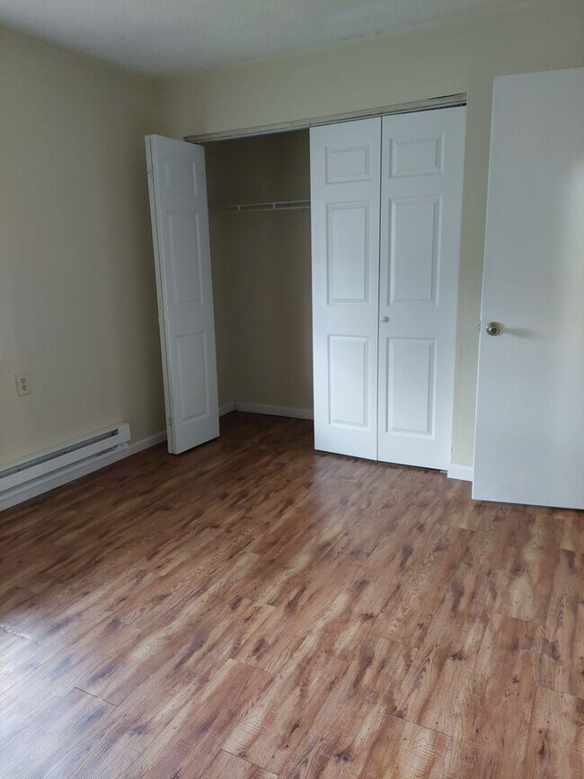 Building Photo - Rosewood Apartments
