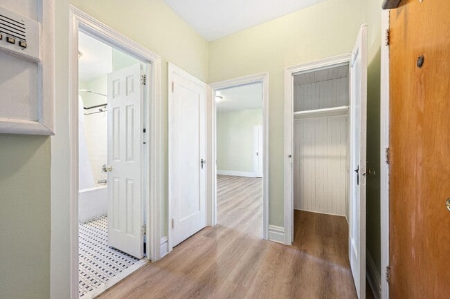 Building Photo - 1722 John F. Kennedy Blvd