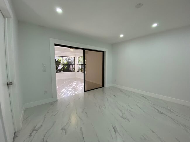 Building Photo - 267 NW 36th Ave