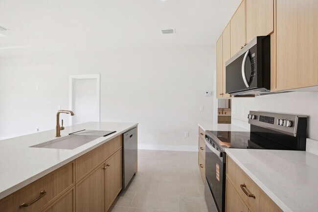 Building Photo - 4873 29th St SW