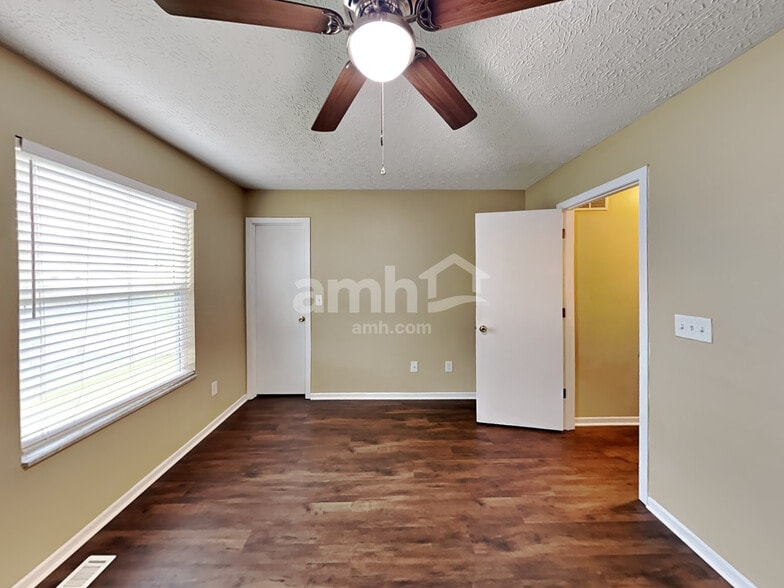 Building Photo - 3019 Olson Pl