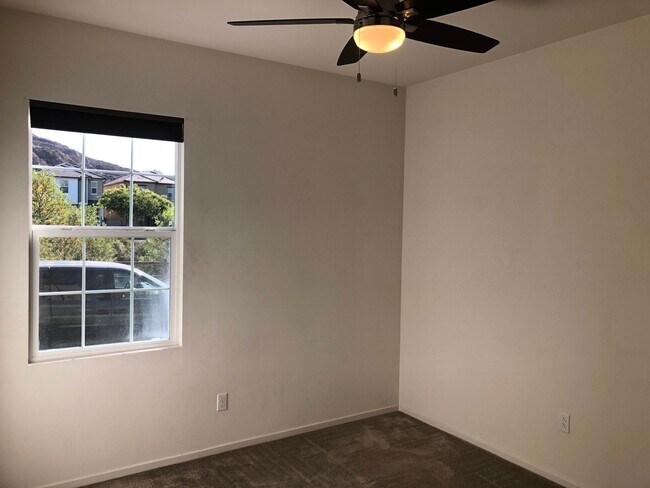 Building Photo - Beautiful 4 Bed 3 Bath Home In Harmony Gro...