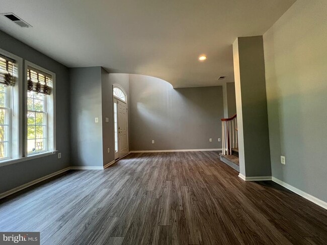 Building Photo - 787 Vestal St
