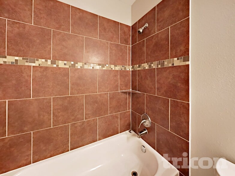 Building Photo - 7606 Chatsworth