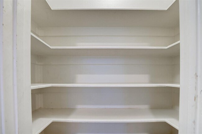 Building Photo - 12130 Piney Bend Dr