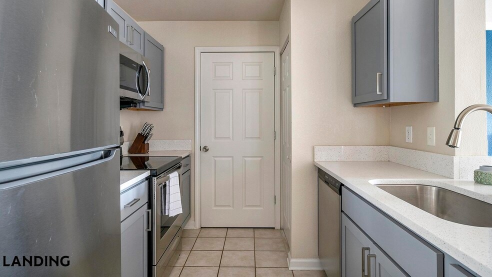 Building Photo - 210 Hillwood Blvd