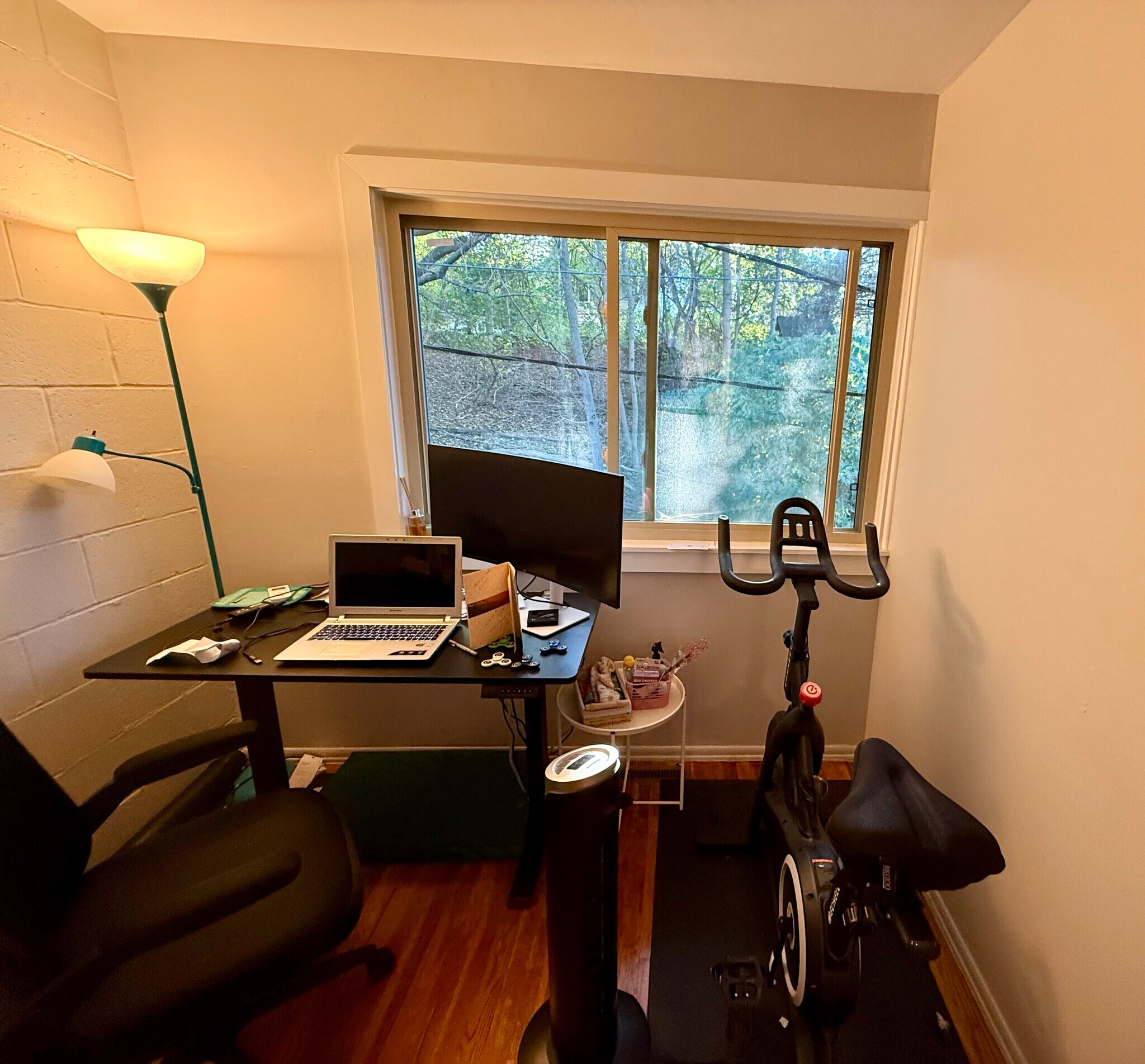 Building Photo - 2 Charles St