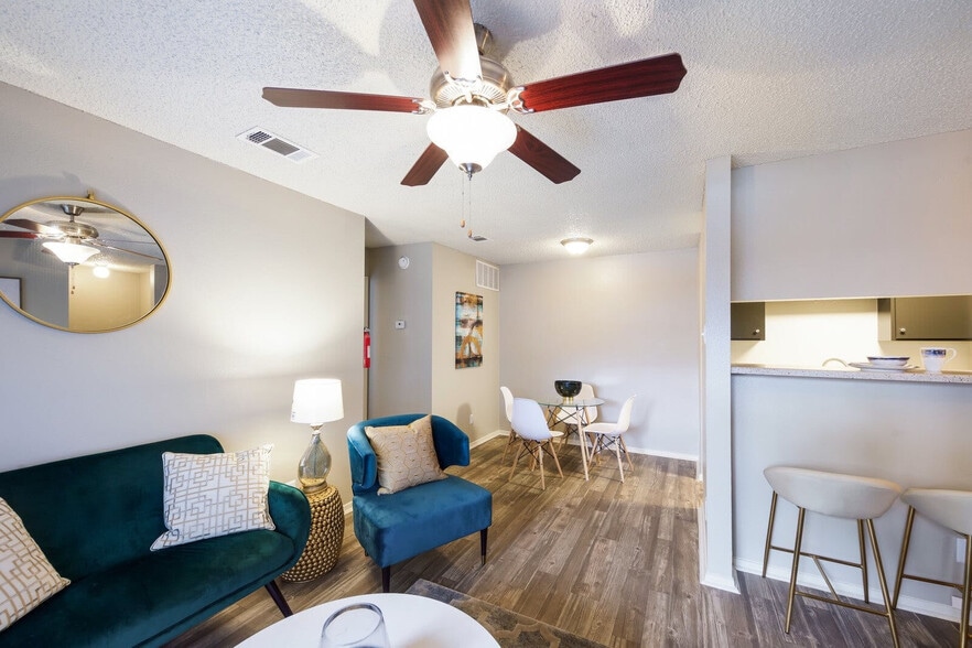 Building Photo - Holbrook Apartment Homes