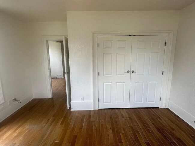 Building Photo - 404 S Marion St