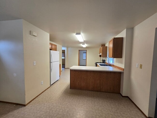 Building Photo - 3 Bedroom, 2 Bathroom House, Available Now!!!