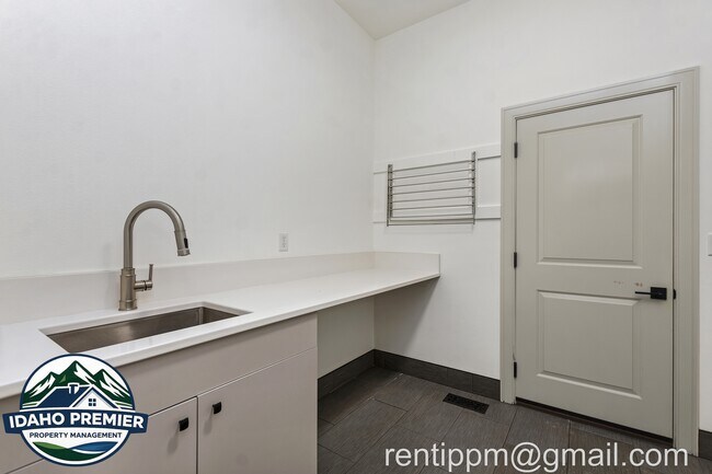 Building Photo - 3103 E Tybalt Ct