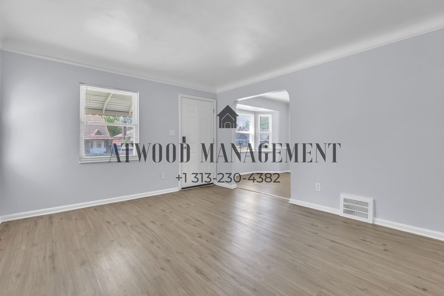 Building Photo - This beautifully updated 3-bedroom, 2-bath single-family home is ready for move-in!