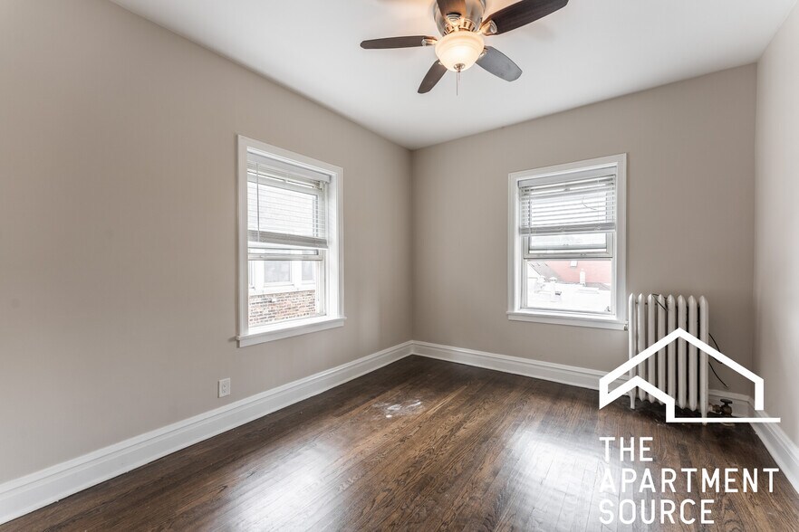 Building Photo - 1606 W Berwyn Ave