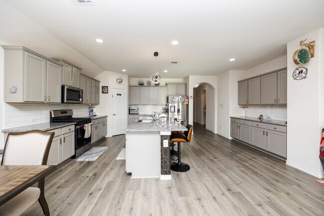 Building Photo - 3229 Trails End Rd