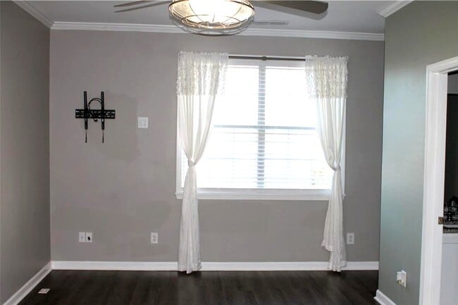 Building Photo - 27 Corinth Rd