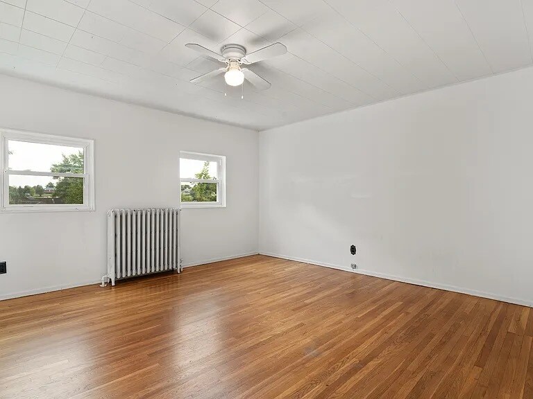 Building Photo - 179 Frank St