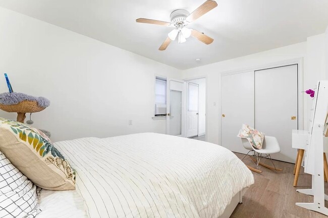 Building Photo - 109 Coles St