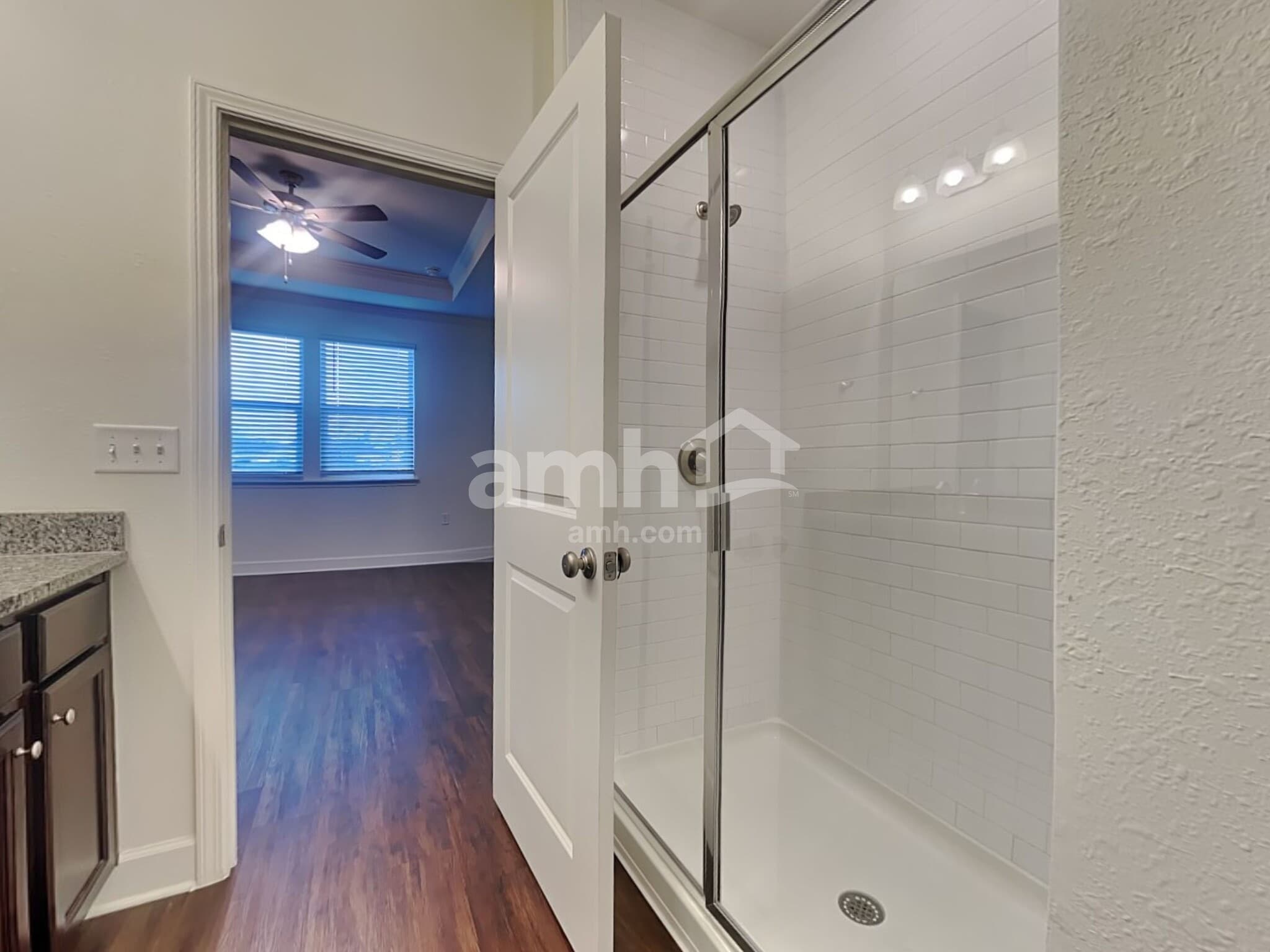 Building Photo - 130 Banyan Frst Dr