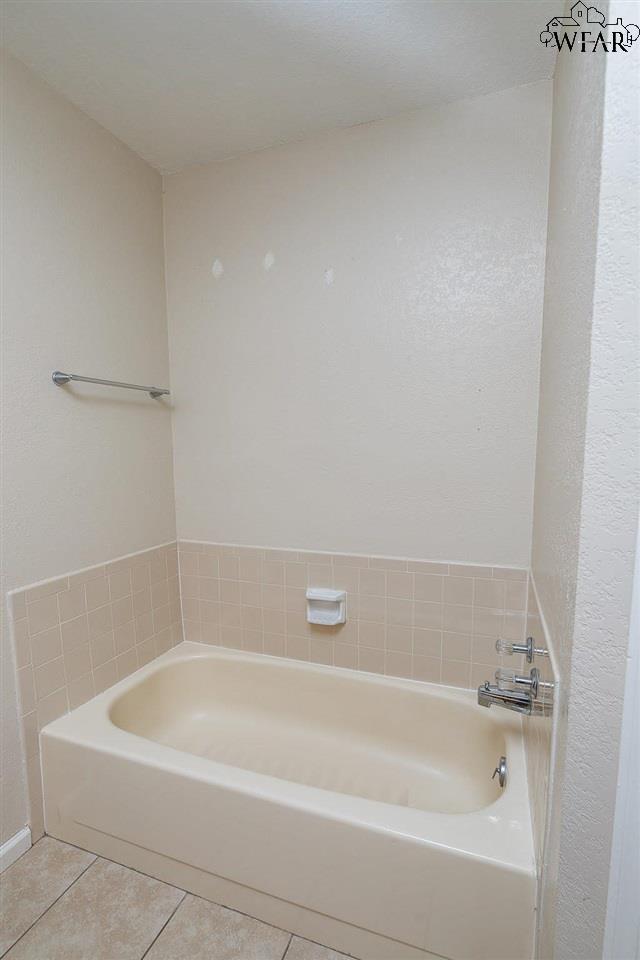 Building Photo - 5503 Lucky Ln