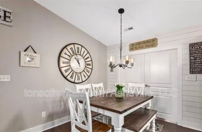 Building Photo - 108 Sandpiper Ct