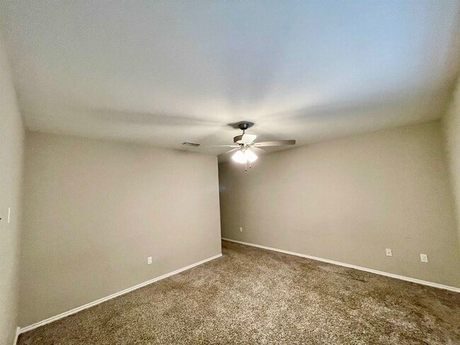 Building Photo - 303 Rockpile Creek Ln