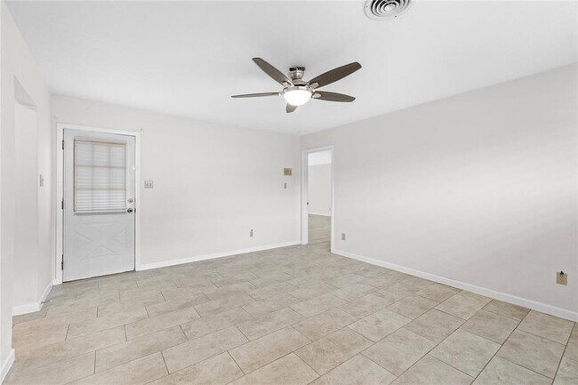 Building Photo - 4135 Levonshire Dr