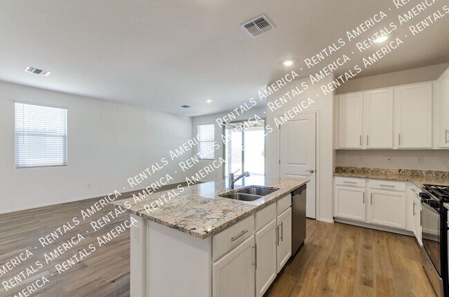 Building Photo - 5468 W Monterey Dr