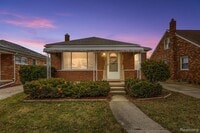 Building Photo - 22780 Courtland Ave