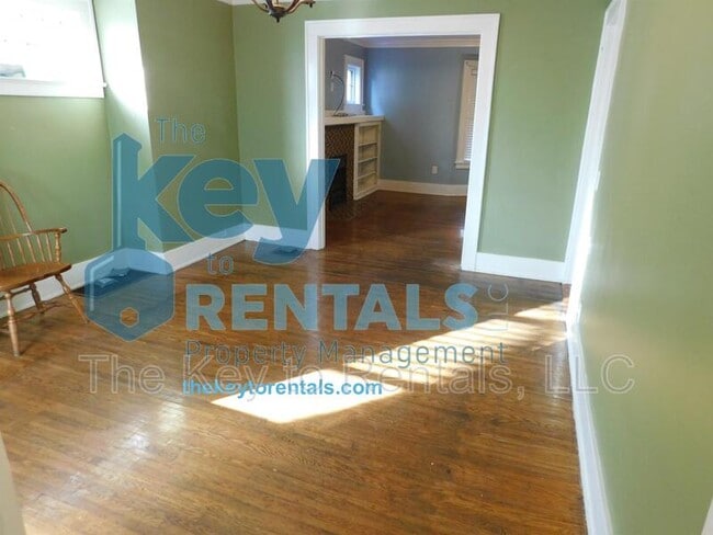 Building Photo - 125 W High Terrace