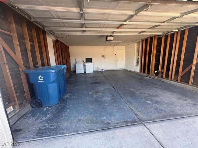 Building Photo - 7245 Great Oak Ave