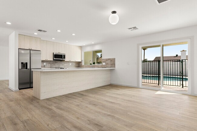 Building Photo - 6021 E Acoma Dr