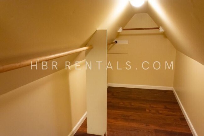 Building Photo - Charming Single-Story Home in the Heart of...