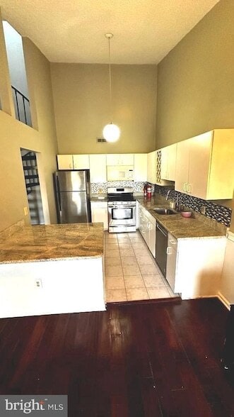 Building Photo - 812 Eagles Chase Dr