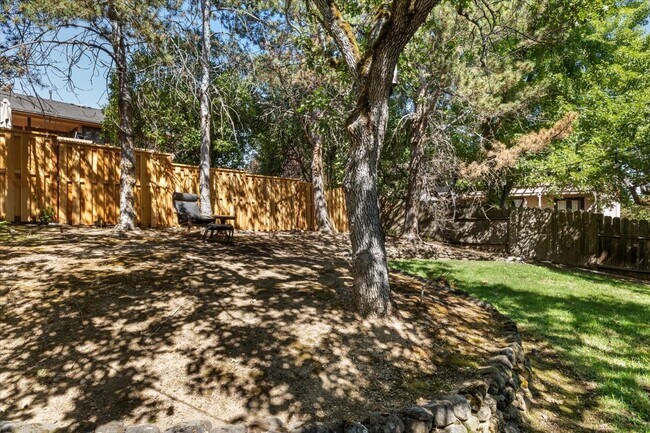 Building Photo - 1024 Tamara Cir