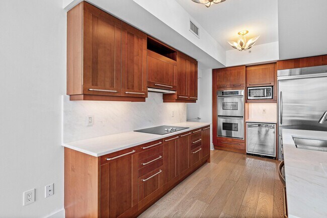 Building Photo - 333 Las Olas Way