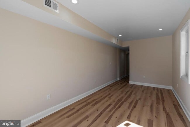 Building Photo - 919 Stiles St