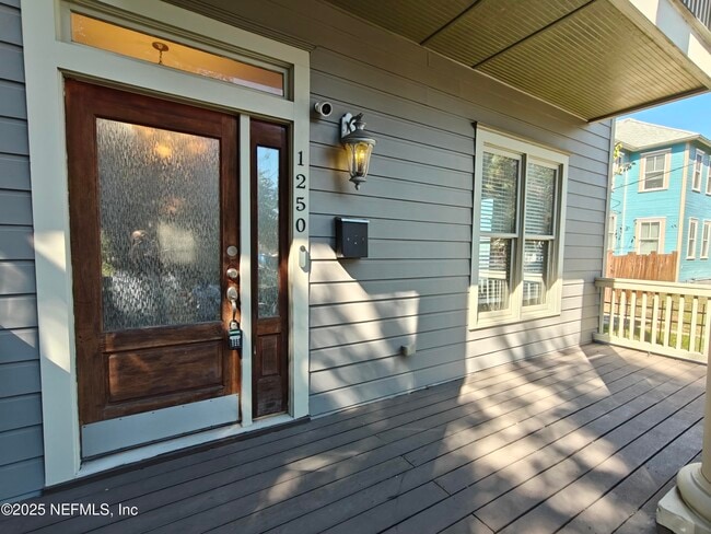 Building Photo - 1250 N Liberty St