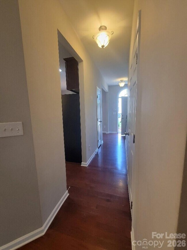 Building Photo - 2339 Whitford Ln