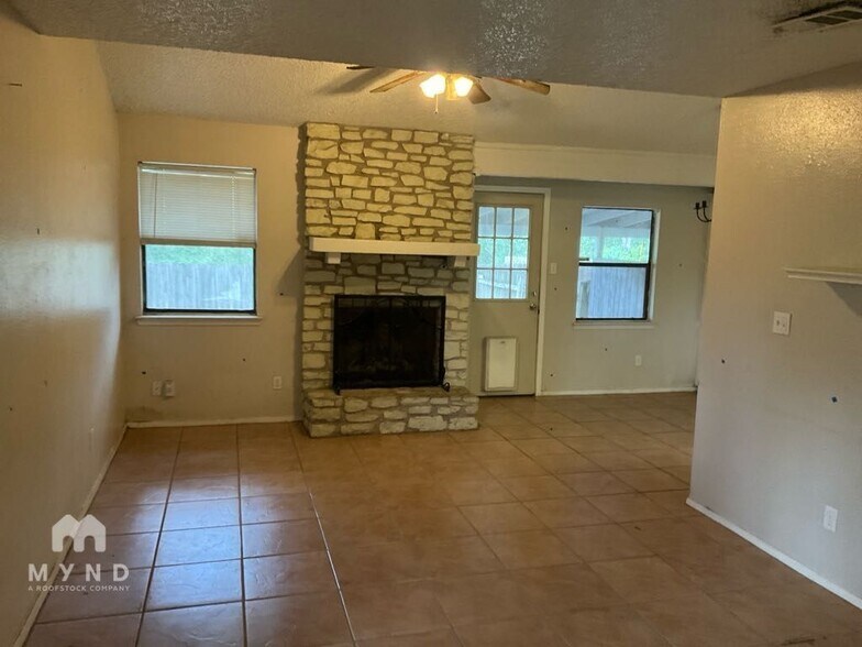 Primary Photo - 2300 Berkett Dr