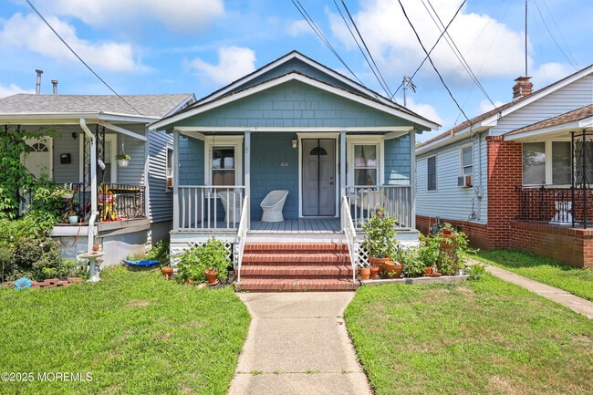 Building Photo - 404 16th Ave