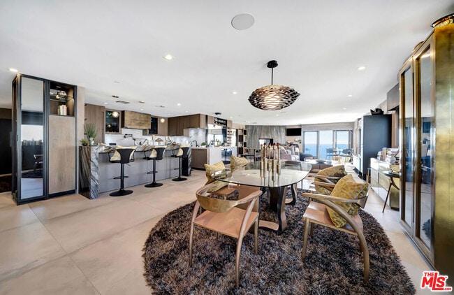 Building Photo - 6309 Ocean Front Walk