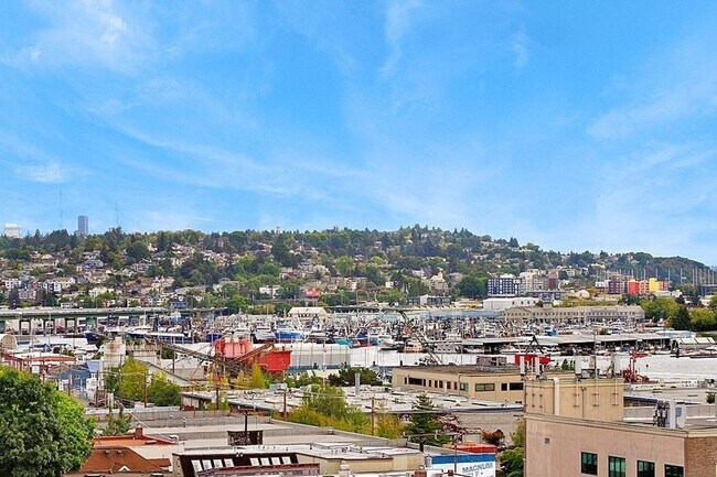 Building Photo - Live in the Heart of Ballard!