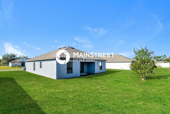 Building Photo - 3 Bedroom Pet-Friendly Home in Tavares, FL with Main Street Renewal
