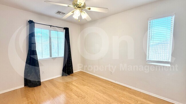 Building Photo - 1168 S Park Grove Ct