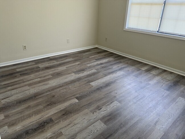 Building Photo - 273 Norman Dr