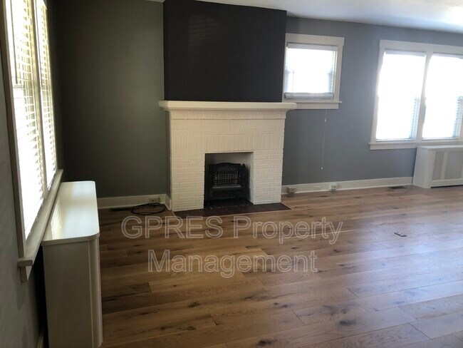 Building Photo - 357 Washington Ave