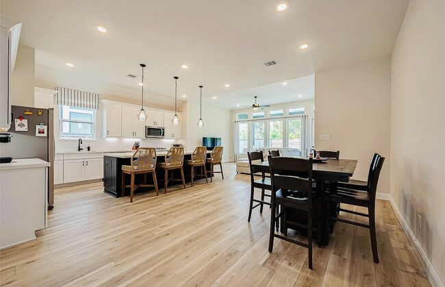 Building Photo - 15306 Spanish Ranchos Wy