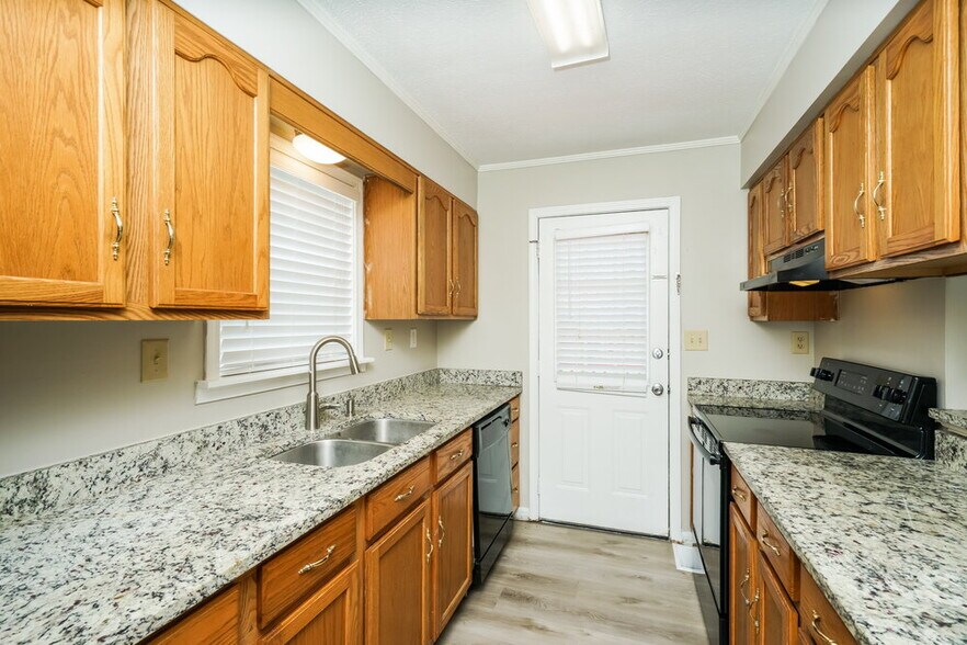 Building Photo - 157 Agin Way