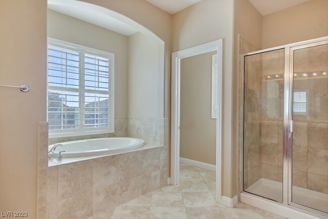 Master Bathroom - 7625 Duet Springs St